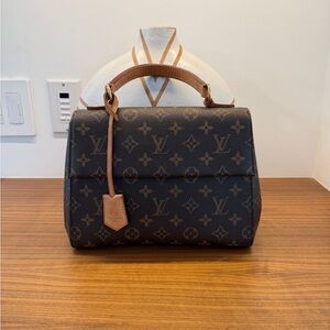 Louis Vuitton Cluny BB handbag
